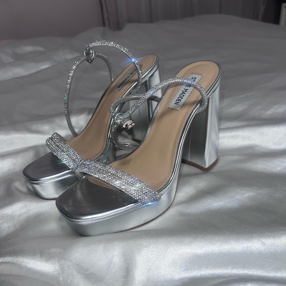 Steve Madden Silver Platform Heels - Picture 2 of 6